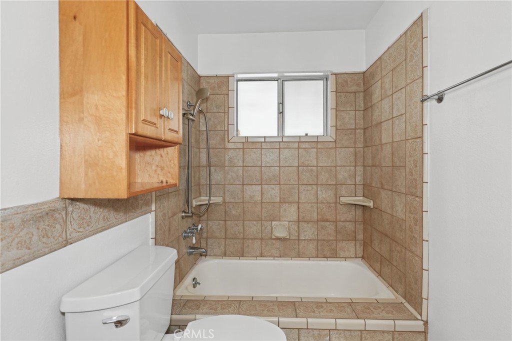 Bathroom toward tub - 3122 W Glen Holly Drive, Anaheim CA 92804 - photo 24