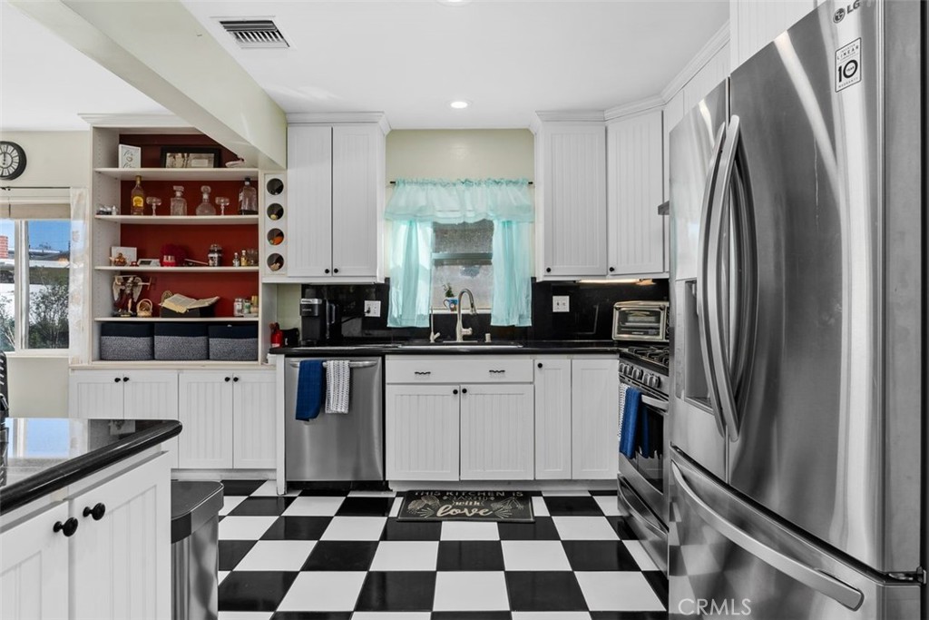 314 S Velva, Anaheim CA 92804 - photo 1