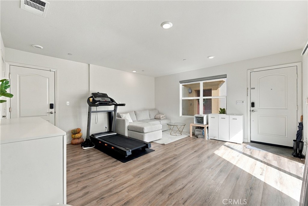 318 S Quadrilateral, Anaheim CA 92802 - photo 3