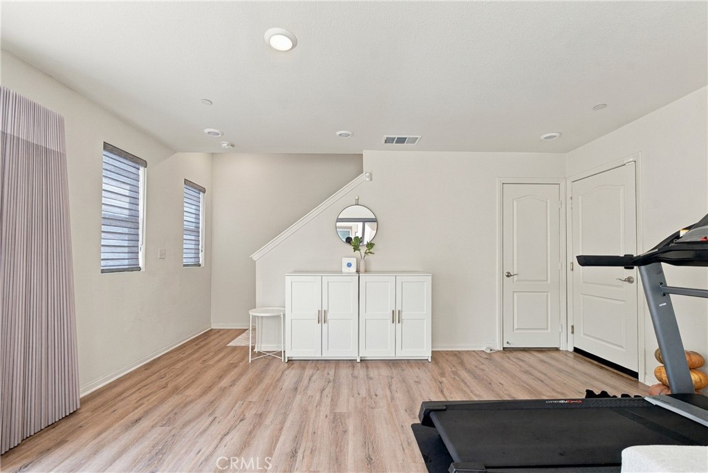 318 S Quadrilateral, Anaheim CA 92802 - photo 4