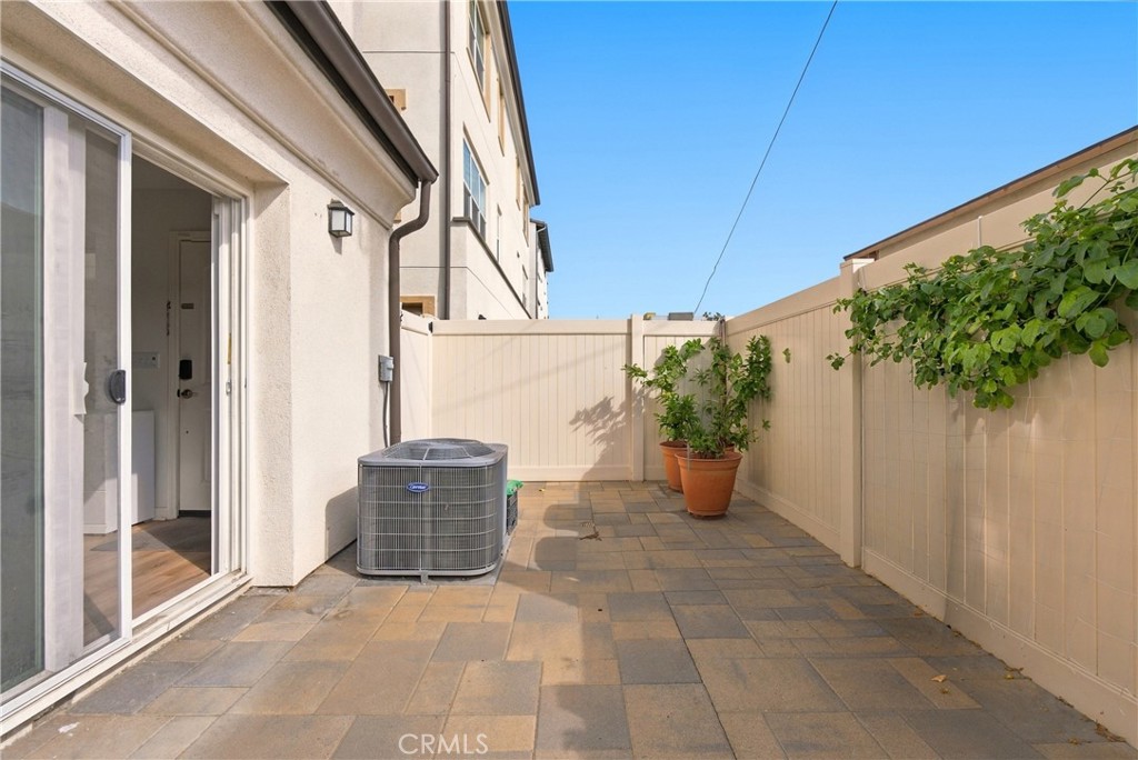 318 S Quadrilateral, Anaheim CA 92802 - photo 19