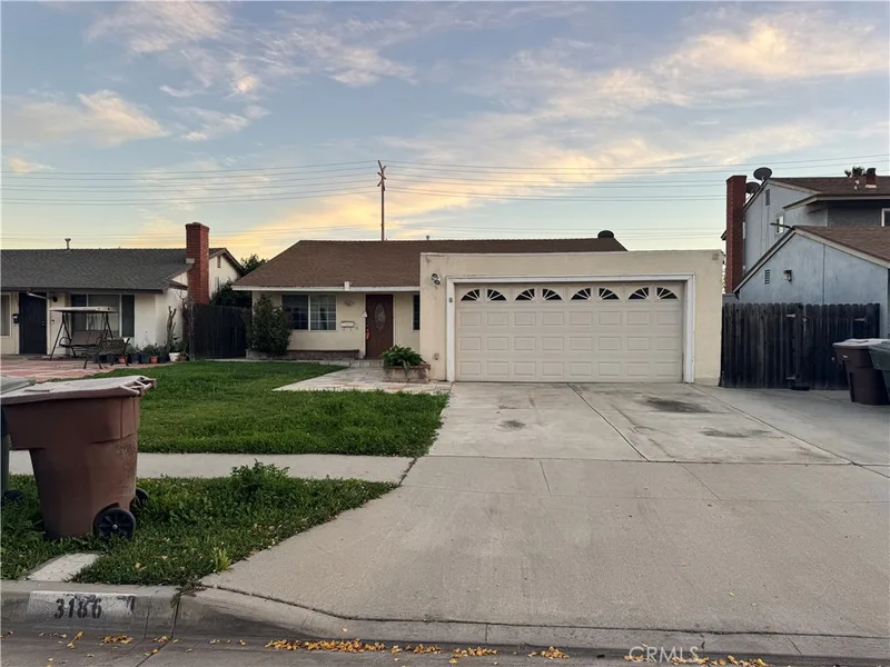 3186 E Radcliffe Avenue, Anaheim, CA 92806