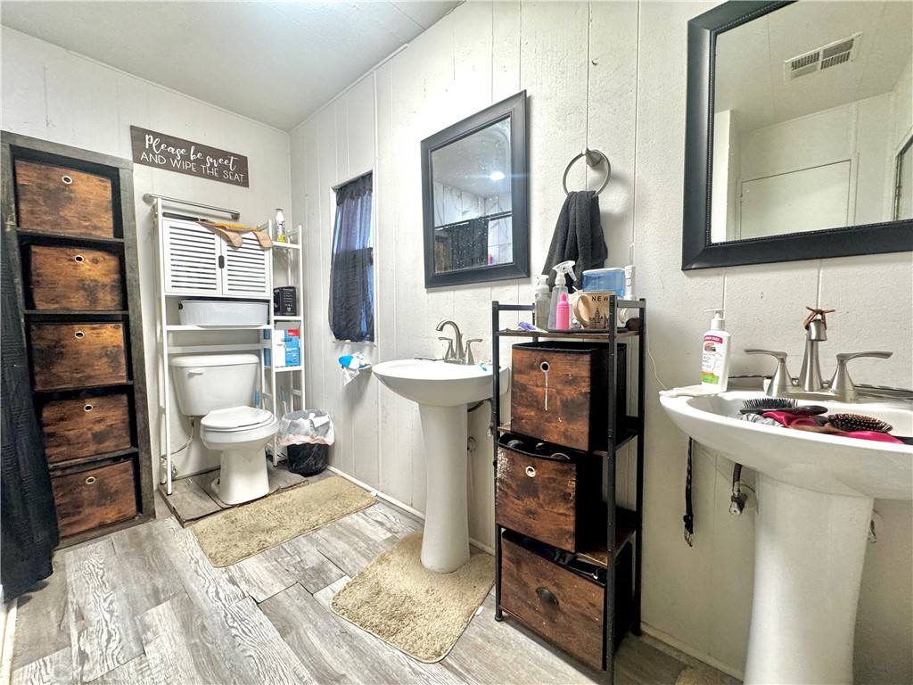 Dual Sinks in Main Bathroom! - 320 N Park Vista 161, Anaheim CA 92806 - photo 9