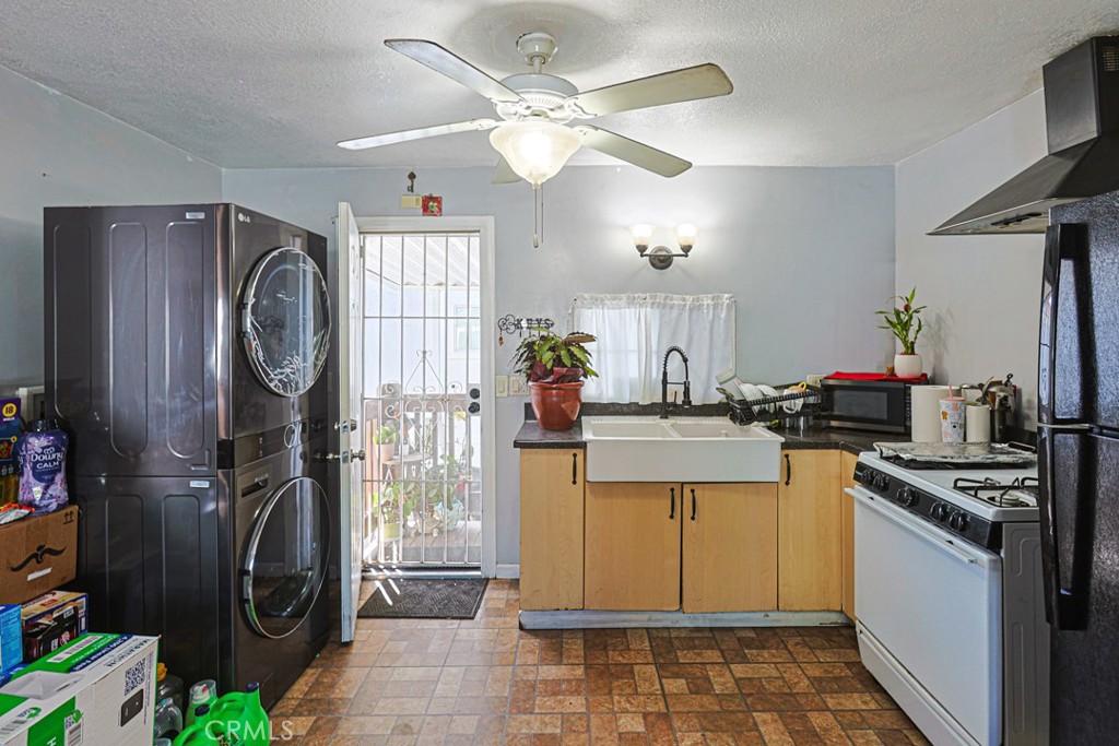 320 N. Park Vista 180, Anaheim CA 92806 - photo 13