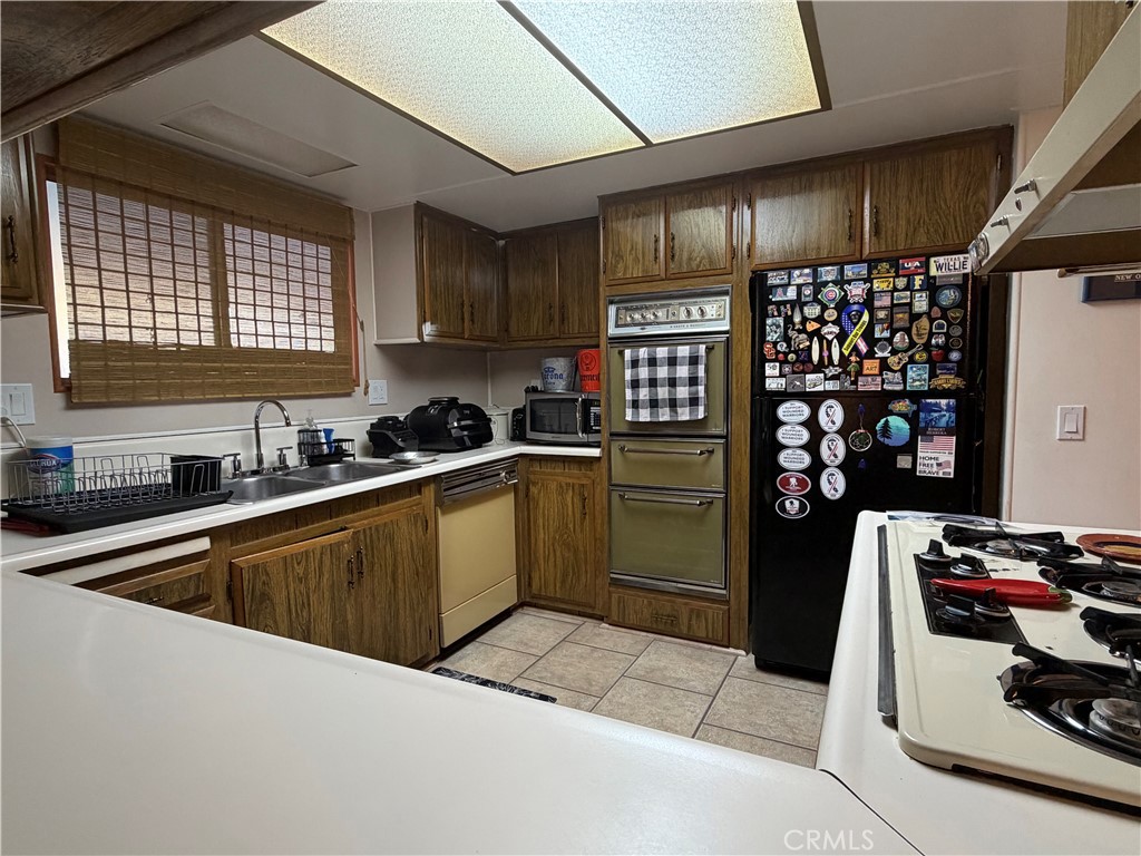 320 N Park Vista 52, Anaheim CA 92806 - photo 4
