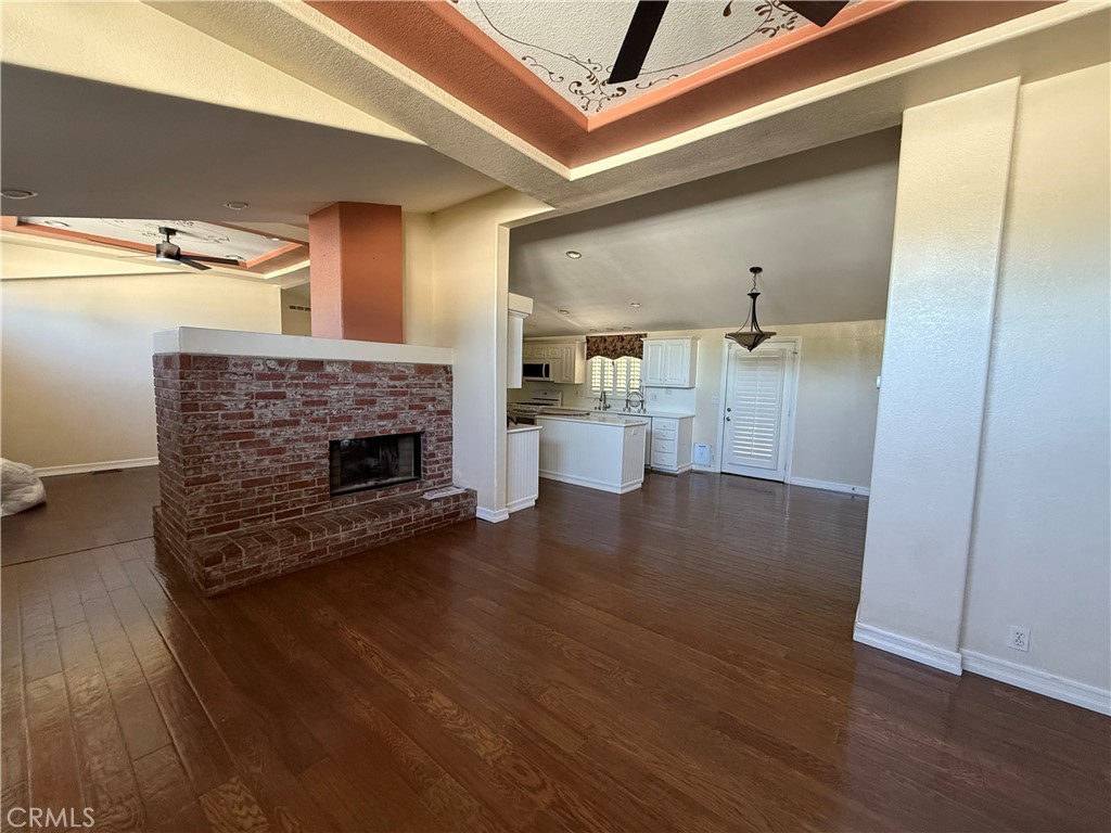 Living room - 320 N Park Vista Street 116, Anaheim CA 92806 - photo 7