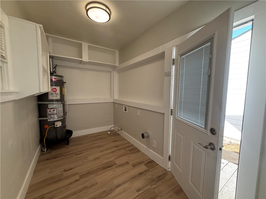 Large indoor washer & dryer hookup - 323 S Kroeger Street, Anaheim CA 92805 - photo 13