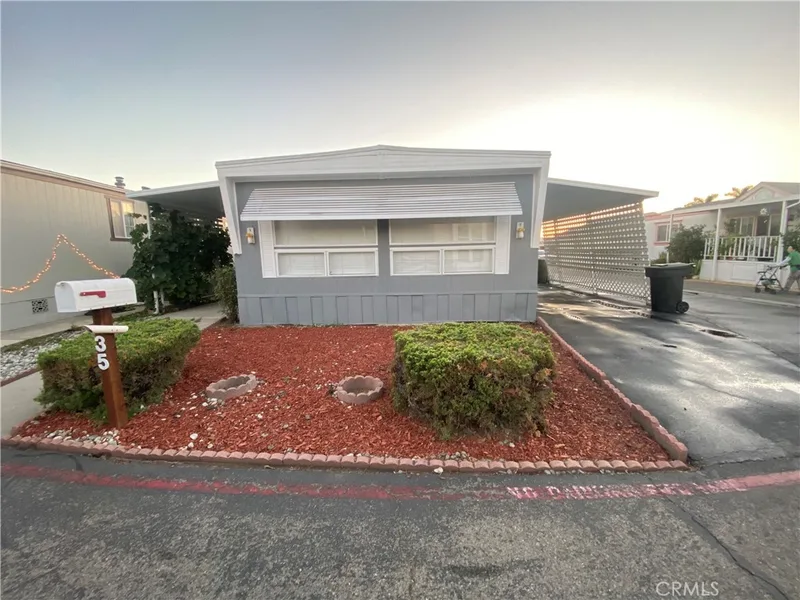 35 Orange Via, Anaheim, CA 92801