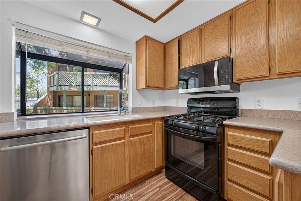 3537 W Greentree Circle C, Anaheim CA 92804 - photo 9