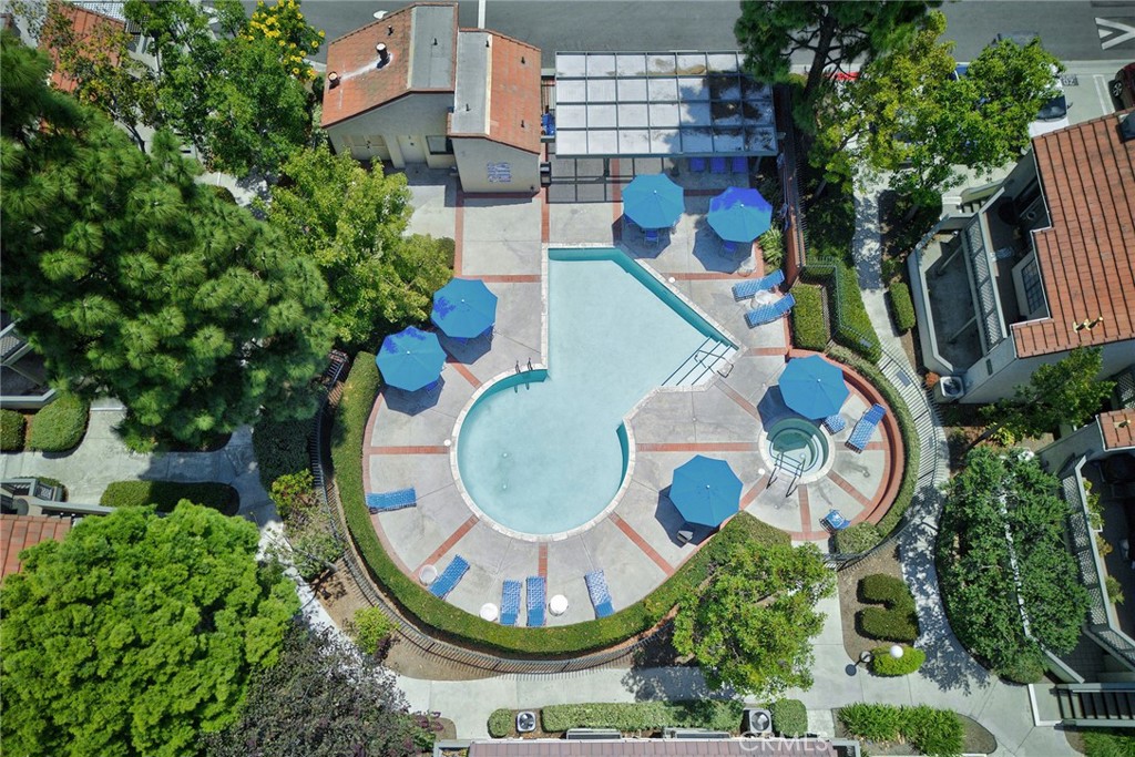 Pool, spa and sauna - 3537 W Greentree Circle C, Anaheim CA 92804 - photo 27