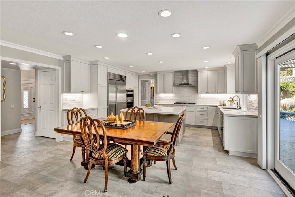 Eating area - 394 S Smokeridge, Anaheim Hills CA 92807 - photo 19