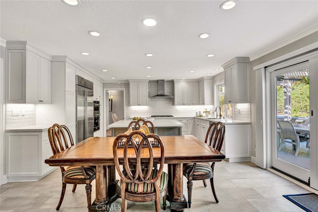 Eating area - 394 S Smokeridge, Anaheim Hills CA 92807 - photo 20