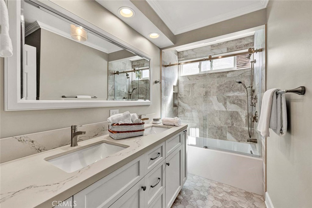 Upstairs hall bath - 394 S Smokeridge, Anaheim Hills CA 92807 - photo 39
