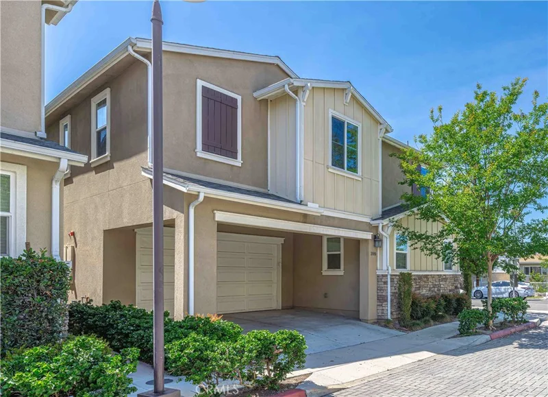 399 N Avelina Way, Anaheim, CA 92805