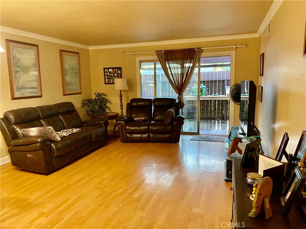 401 N Conestoga Way 17, Anaheim CA 92807 - photo 1