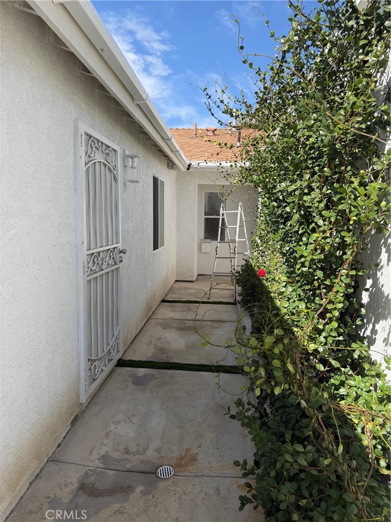 Walk to Entrance - 4231 E Bainbridge , Unit B B, Anaheim CA 92807 - photo 2