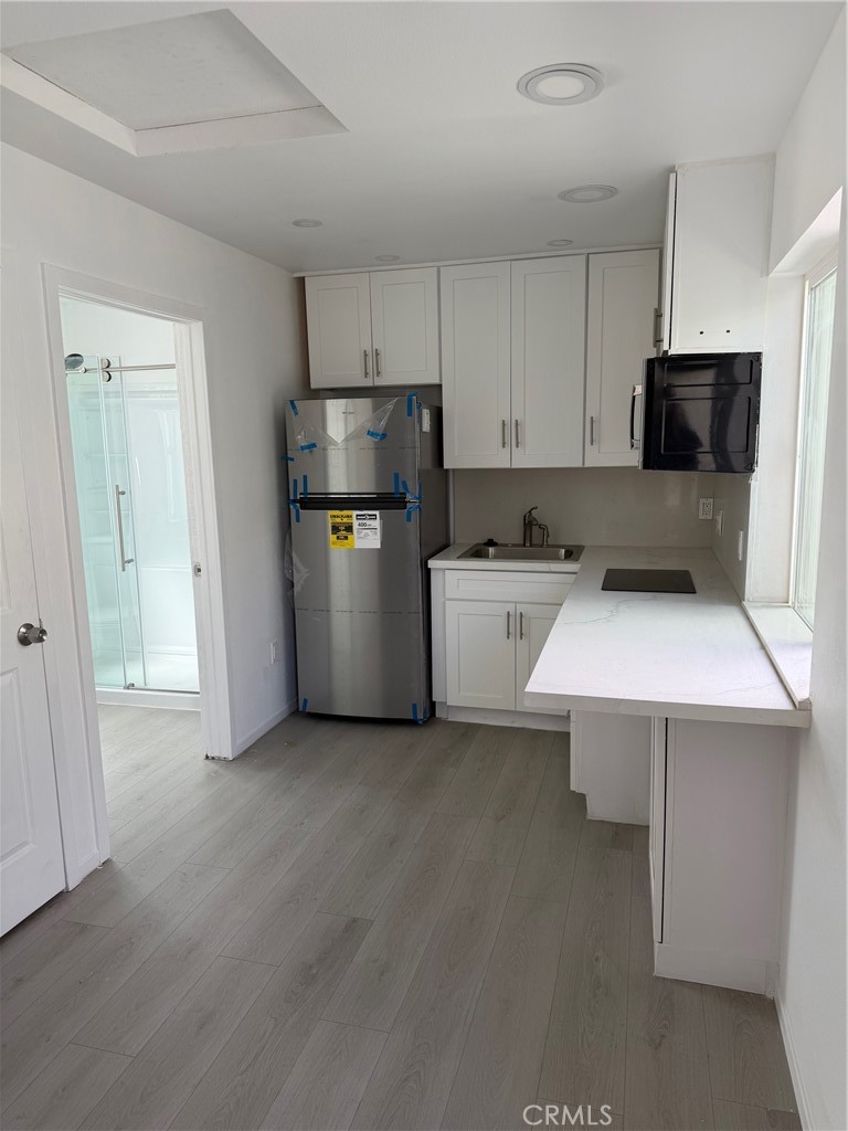 New Microwave - 4231 E Bainbridge , Unit B B, Anaheim CA 92807 - photo 4