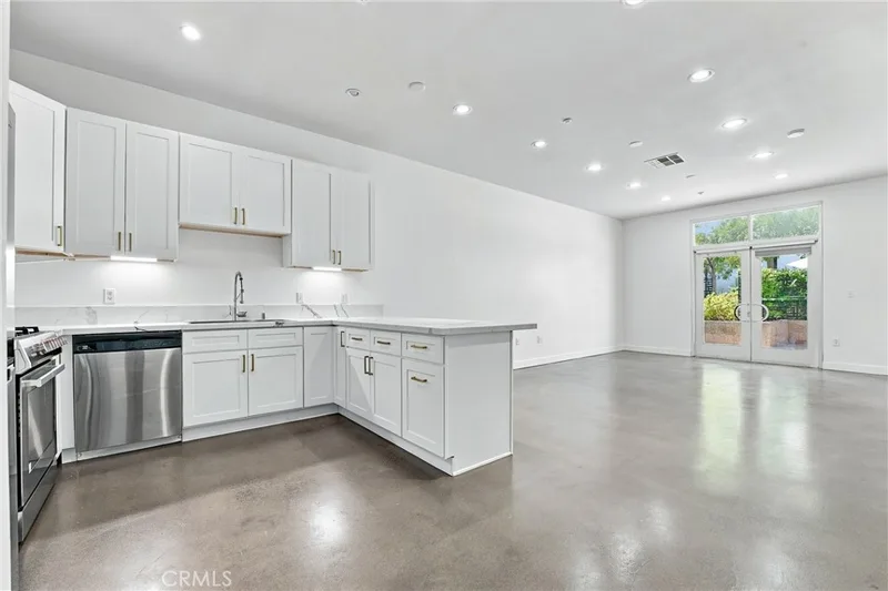 435 W Center Street, Anaheim, CA 92805