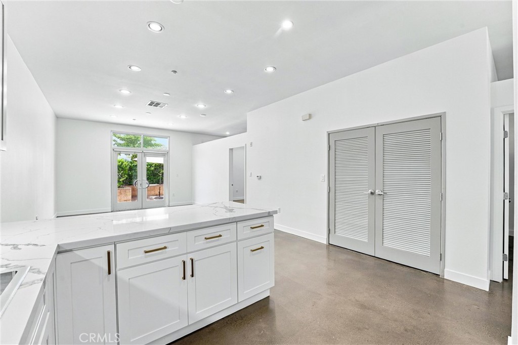 435 W Center Street, Anaheim CA 92805 - photo 4