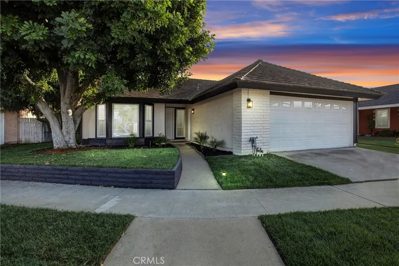 4568 E Meadowhill Avenue, Anaheim, CA 92807