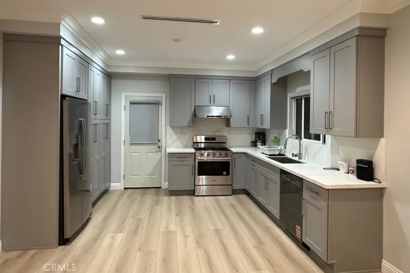 500 N RESH Place B, Anaheim, CA 92805