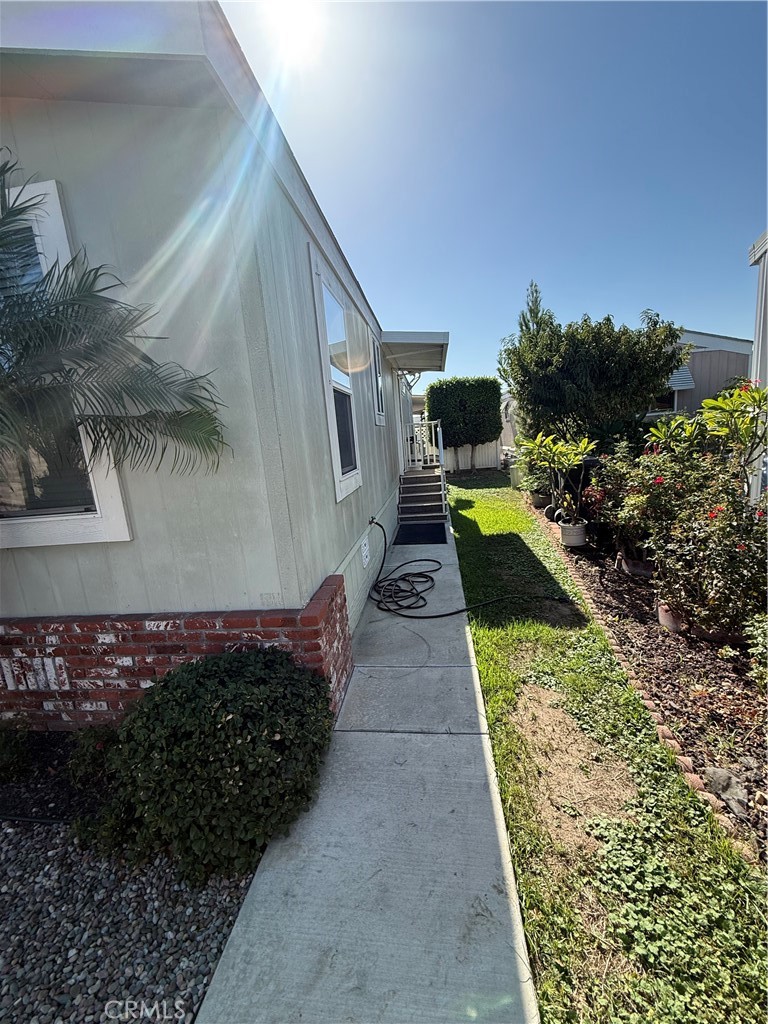 51 Maple Via, Anaheim CA 92801 - photo 3