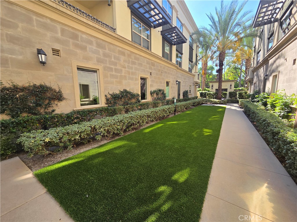 Association Courtyard - 510 S Anaheim, Anaheim CA 92805 - photo 26