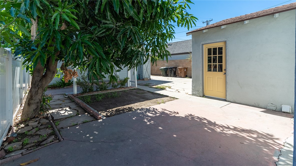 Unit 2 Courtyard - 520 E Adele, Anaheim CA 92805 - photo 21