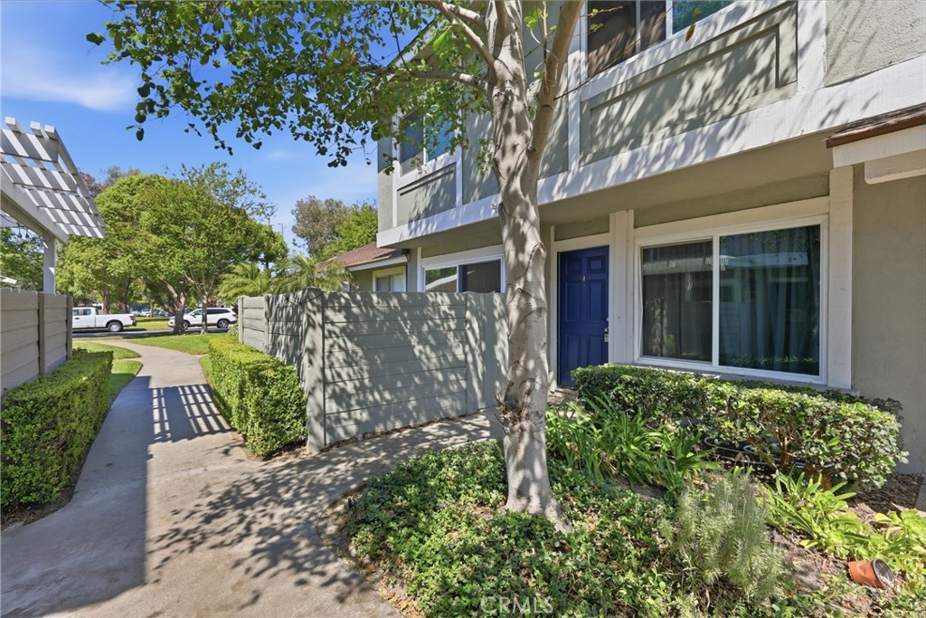 5428 E Snow Wood Circle 82, Anaheim CA 92807 - photo 1