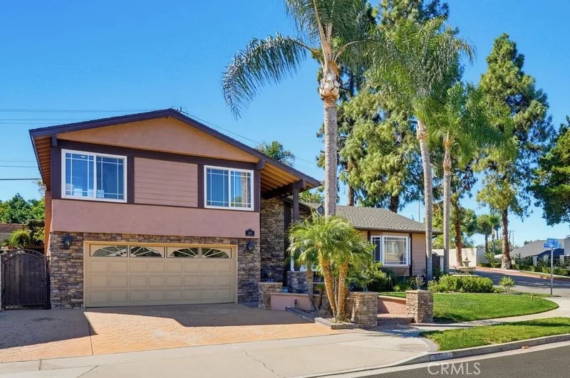 5550 E Edgemar, Anaheim, CA 92807