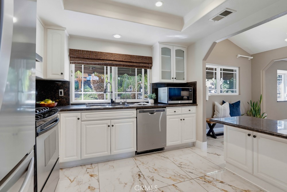 5550 E Edgemar, Anaheim CA 92807 - photo 10