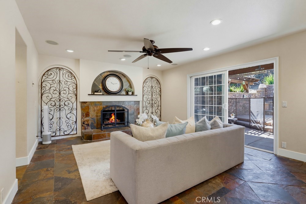 5550 E Edgemar, Anaheim CA 92807 - photo 12