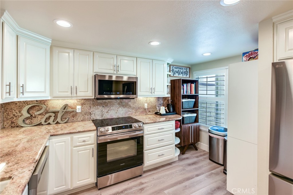 5556 E Vista Del Este, Anaheim CA 92807 - photo 5