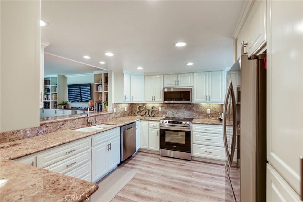 5556 E Vista Del Este, Anaheim CA 92807 - photo 6