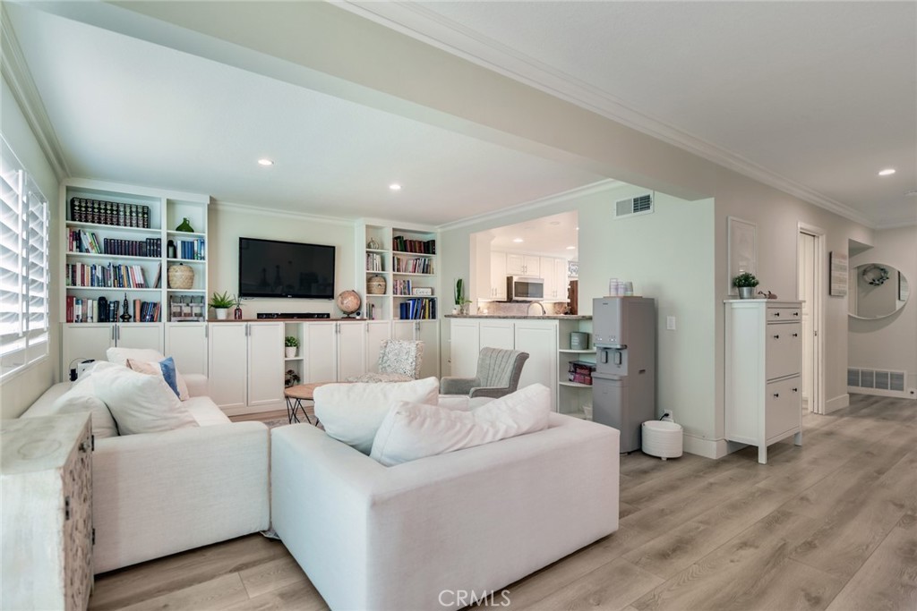 5556 E Vista Del Este, Anaheim CA 92807 - photo 7