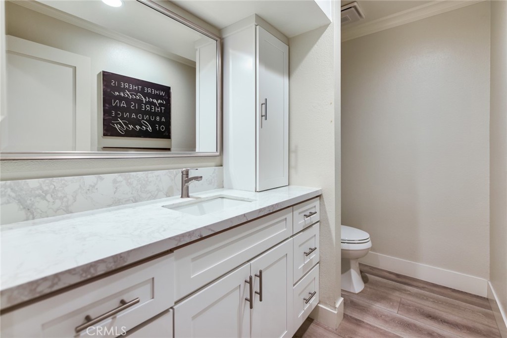 5556 E Vista Del Este, Anaheim CA 92807 - photo 11