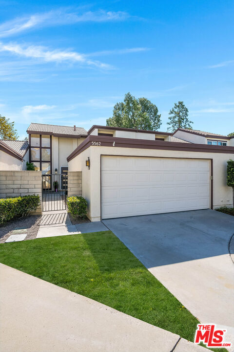5562 E Vista Del Rio, Anaheim CA 92807 - photo 2