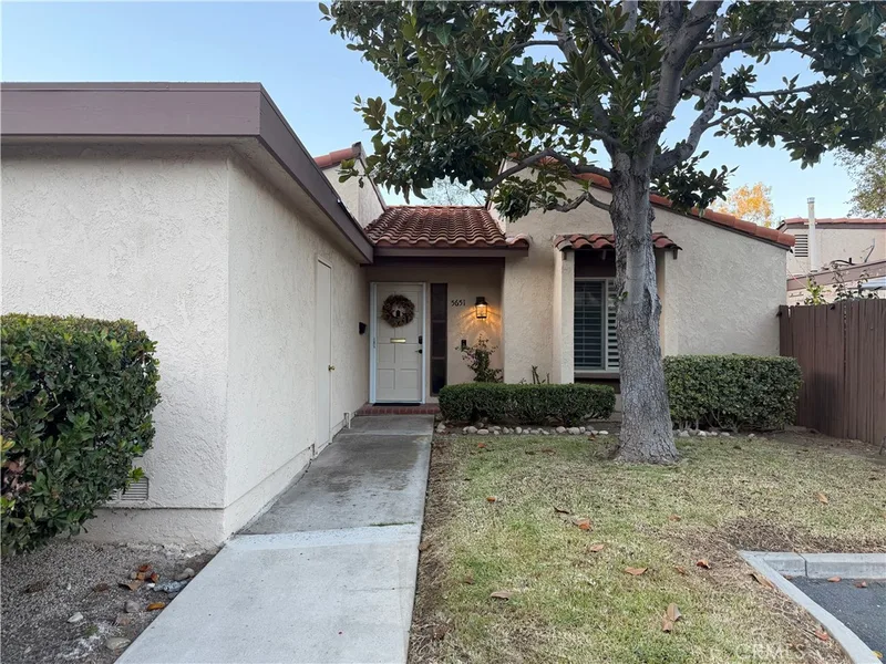 5651 E Plaza De Santos, Anaheim, CA 92807