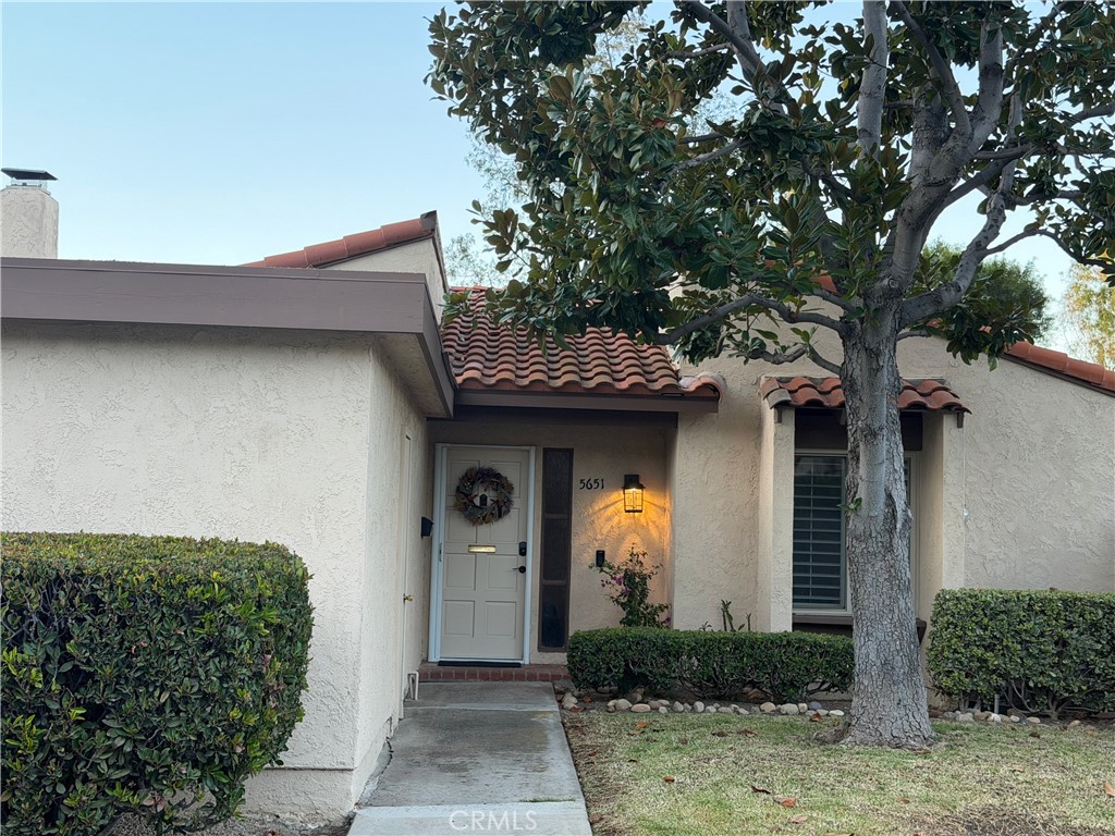 5651 E Plaza De Santos, Anaheim CA 92807 - photo 2