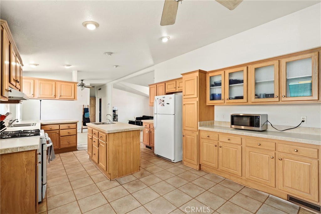 5815 E La Palma Avenue 190, Anaheim CA 92807 - photo 5