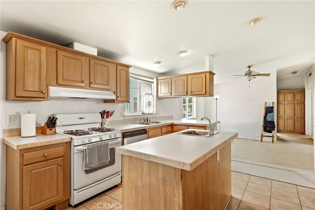 5815 E La Palma Avenue 190, Anaheim CA 92807 - photo 6
