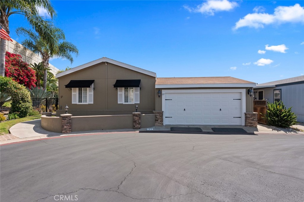 5815 E La Palma Avenue 37, Anaheim CA 92807 - photo 1