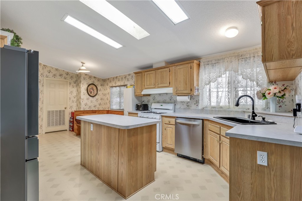 5815 E La Palma Avenue 59, Anaheim CA 92807 - photo 2