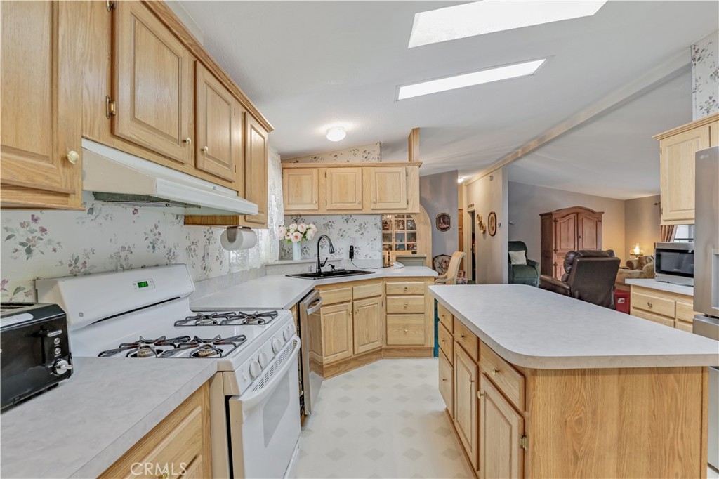 5815 E La Palma Avenue 59, Anaheim CA 92807 - photo 3