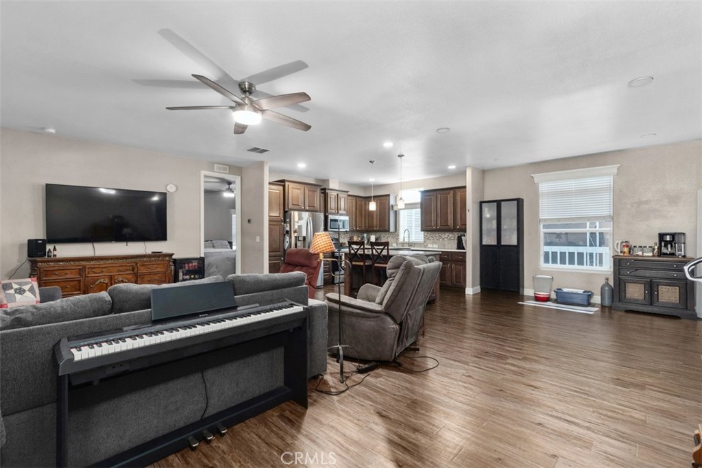 Spacious family room with Chef's Luxury Kitchen - 5815 La Palma Ave 304, Anaheim CA 92807 - photo 10