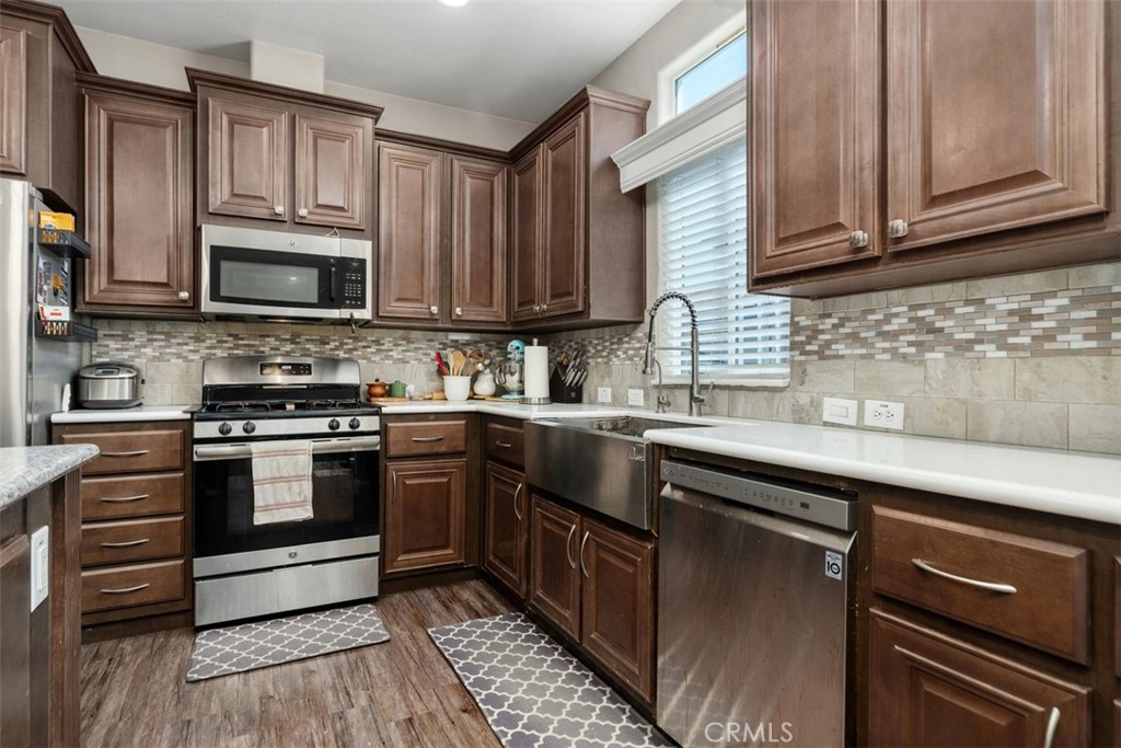Spacious family room with Chef's Luxury Kitchen - 5815 La Palma Ave 304, Anaheim CA 92807 - photo 16