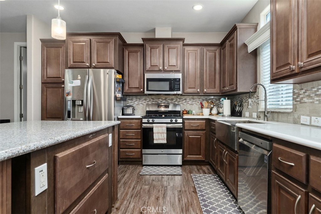 Spacious family room with Chef's Luxury Kitchen - 5815 La Palma Ave 304, Anaheim CA 92807 - photo 17