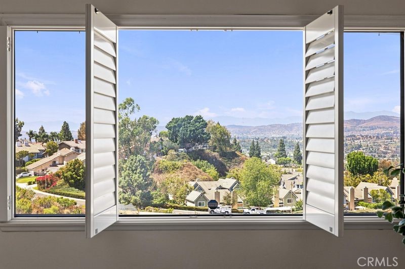 6011 E Montefino, Anaheim CA 92807 - photo 9
