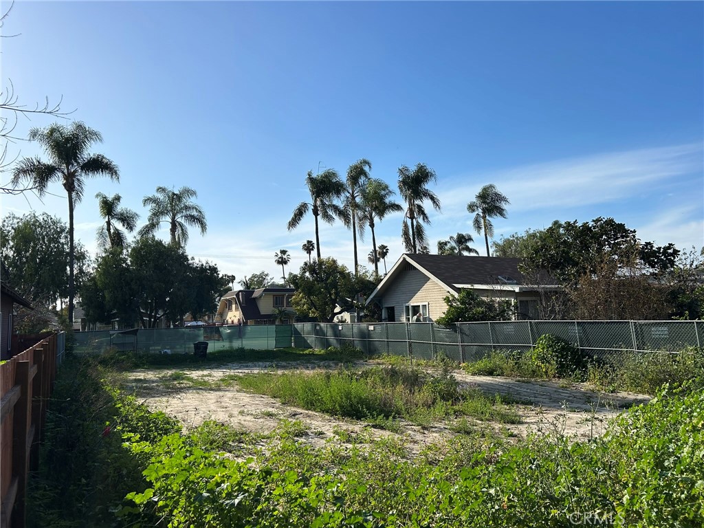 618 N Zeyn, Anaheim CA 92805 - photo 1