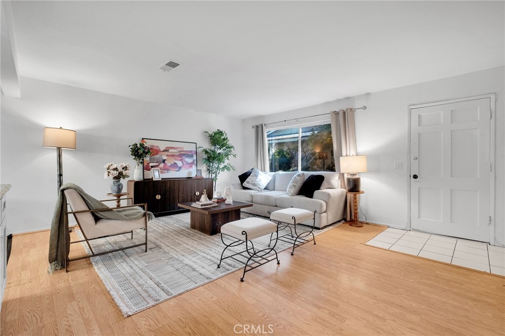 630 S Knott 31, Anaheim CA 92804 - photo 2